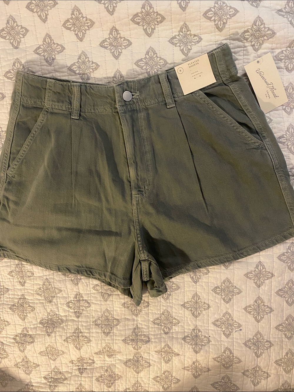 Universal Thread Olive Green Pleated High-Rise Women's Shorts